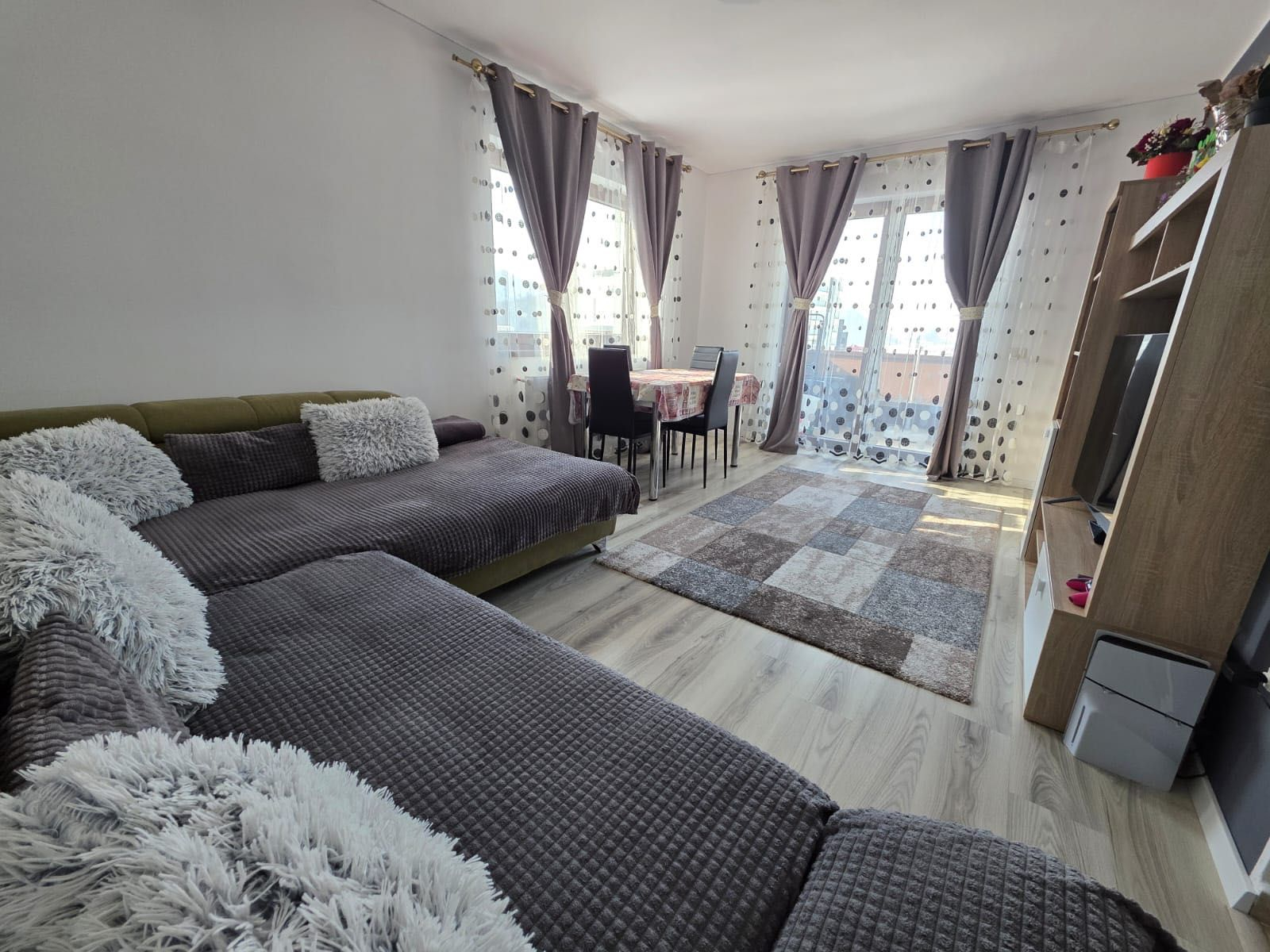 Apartament 3 camere Noua