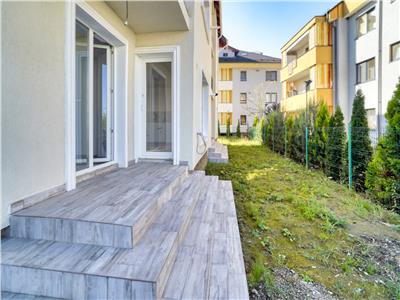 Apartament modern de trei camere , zona Coresi