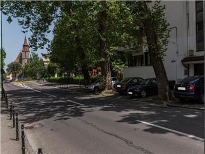 Apartament trei camere Centrul Istoric, disponibil si pentru dezvoltarea unei afaceri