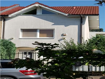 Casa deosebita 4 camere cu parter, etaj si mansarda plus teren intravilan zona Tractorul