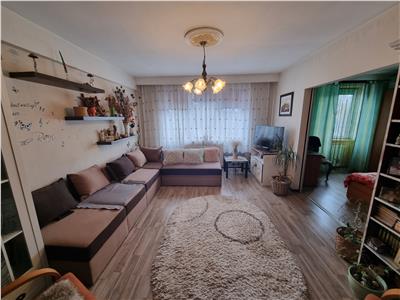 Apartament de patru camere zona Tractorul Coresi