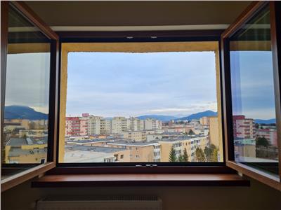 Apartament 3 camere Carpatilor