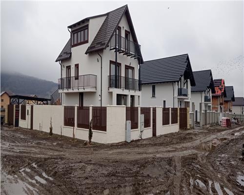 Vila  de 9 camere , zona Sanpetru