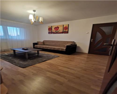 Apartament spatios de 4 camere in cartierul Tractorul
