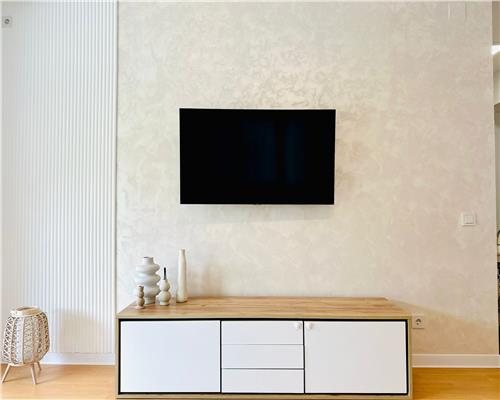 Apartament cu Parcare, 3 camere  +  2 Bai la 20 m de Parc Noua