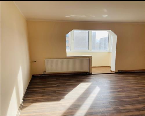 Apartament renovat 2 camere, Tractorul - Coresi