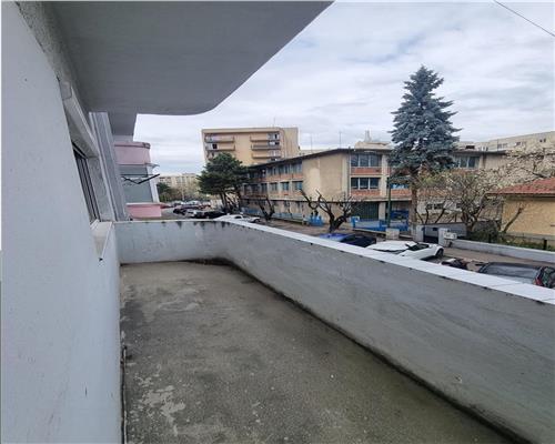 Apartament de 3 camere zona Centrul Civic