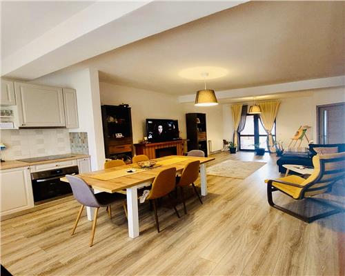 Casa Tip Duplex 4 camere + curte generoasa, Sanpetru