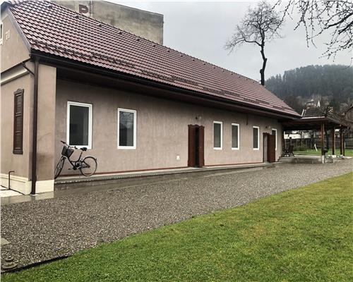 Casa individuala, 3 Camere Decomandat, Curte, Terasa, Central Sacele