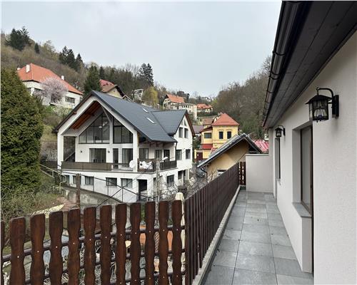 Apartament de 3 camere la casa zona Prund Schei