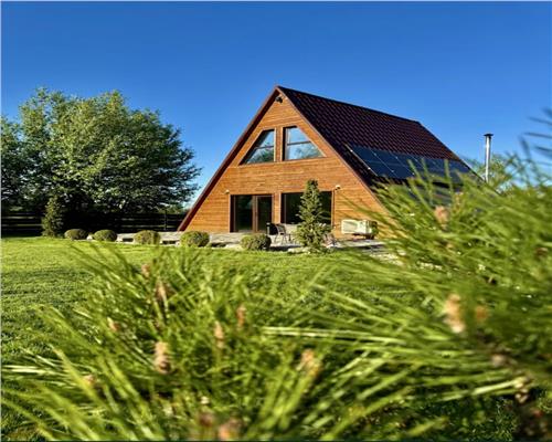 Vila smart de patru camere , zona Bran Sohodol