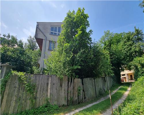Vila de 7 camere intr-o  zona preferentiala a   Brasovulului Vechi