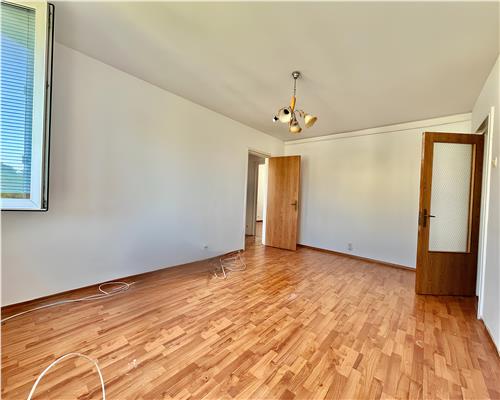 Apartament cu 3 Camere de Vanzare in zona Giurgiului