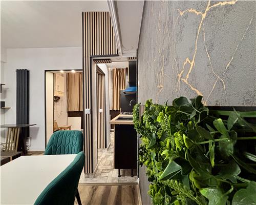 3 camere de vanzare, renovat | Roata Norocului