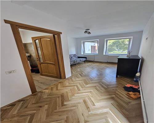 Apartament 2 camere in casa cu gradina CENTRU