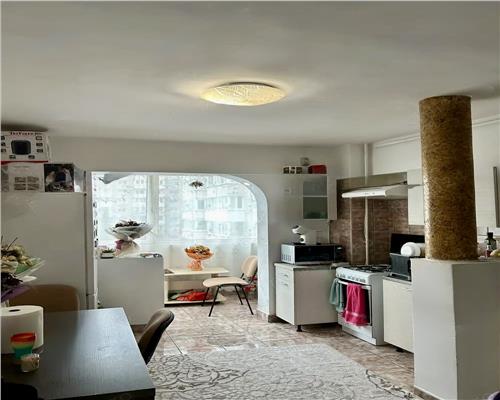 Apartament 3 camere, decomandat, Bld. Grivitei