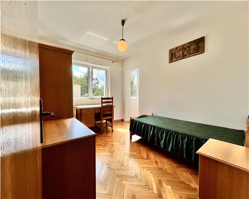 Apartament 4 Camere Decomandat in Tractorul zona Cerna