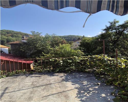 Apartament 2 camere la casa, 95 mp, curte - langa mall AFI