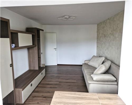 Apartament 3 camere zona Codrii Cosminului