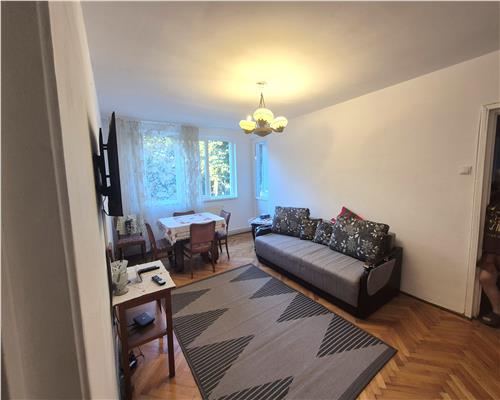 Apartament spatios 3 camere , etaj 1, Centrul Civic, B-dul Victoriei