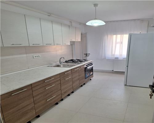 Apartament de inchiriat 2 camere, zona Astra