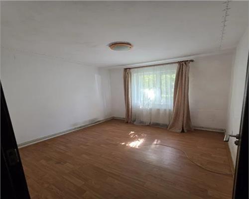 Apartament 2 camere, parter - pret avantajos
