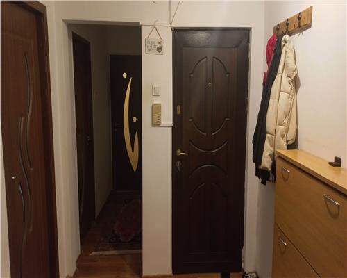 Apartament decomandat cu 3 camere, zona Astra