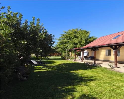 Casa 4 camere cu Gradina