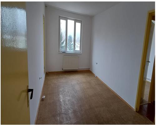 Apartament 2 camere ,etaj intermediar,Calea Bucuresti