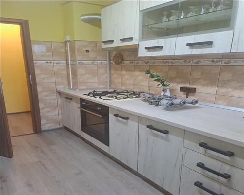 Apartament cu 2 camere, zona Coresi