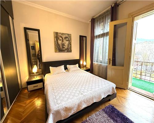 Apartament 2 camere cu terasa si curte iprivata n Centrul Brasovului