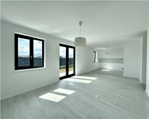 Casa noua de vanzare | 3 dormitoare | curte | parter