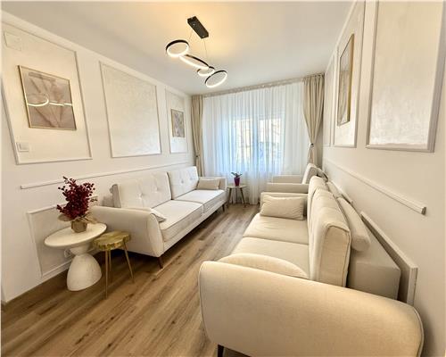 Apartament 4 Camere Premium, langa Centrul Civic, cu Parcare