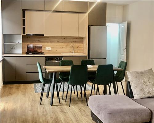 Casa 3 Camere Decomandat Curte Parcare De Inchiriat zona JUDETEAN