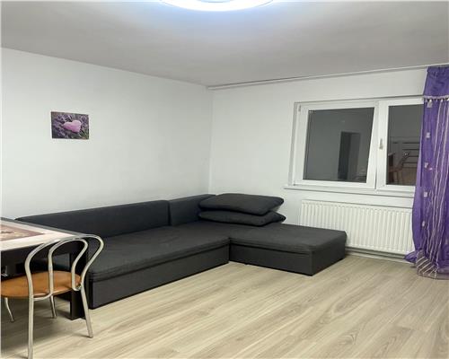 Apartament de vanzare 3 camere - cartierul Florilor