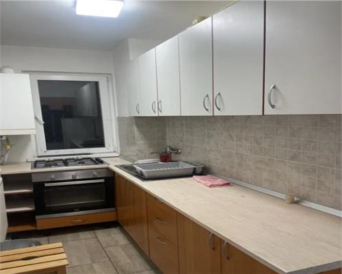 Apartament cu 3 camere situat in Florilor