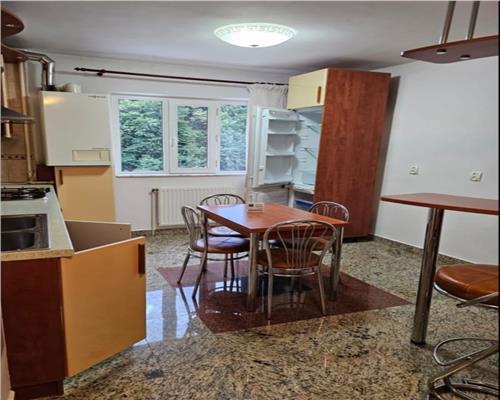 Apartament cu 2 camere, zona Racadau
