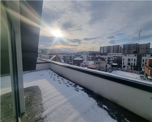 Penthouse de 3 camere zona Tractorul