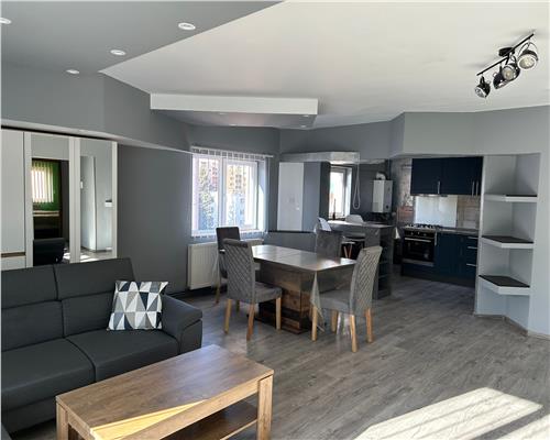 Apartament premium 3 camere, living generos, renovat, Centrul Civic Brasov