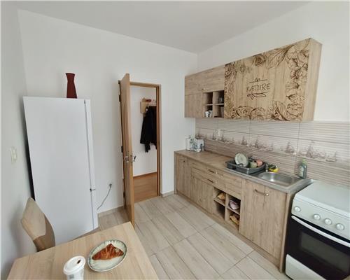 Apartament 2 Camere Zona Tractorul + parcare