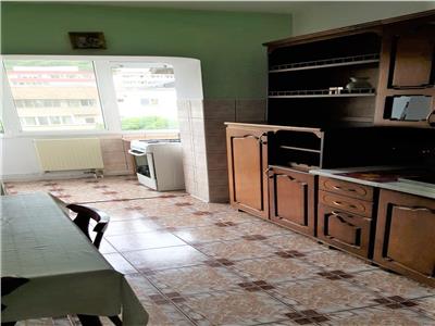 Apartament trei camere, complet mobilat si utilat, etaj unu