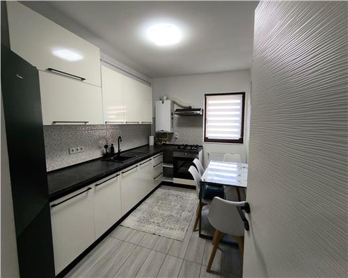 Apartament 2 Camere zona Coresi + Loc de parcare