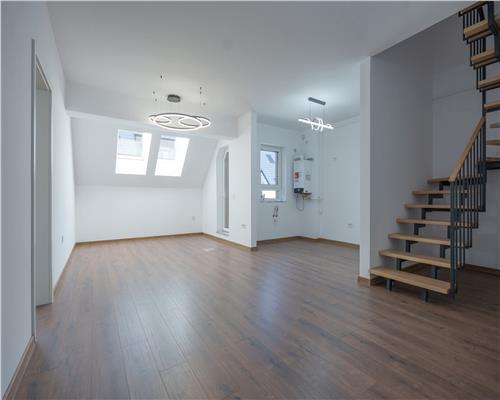 Duplex 4 camere cu terasa Tractorul