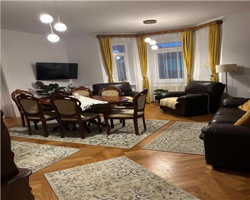 Casa de vanzare renovata complet 2025 Centru Civic