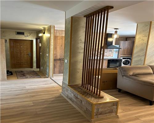 Apartament 4 camere LUX de inchiriat – Centrul Civic, langa AFI Mall, Parcare inclusa