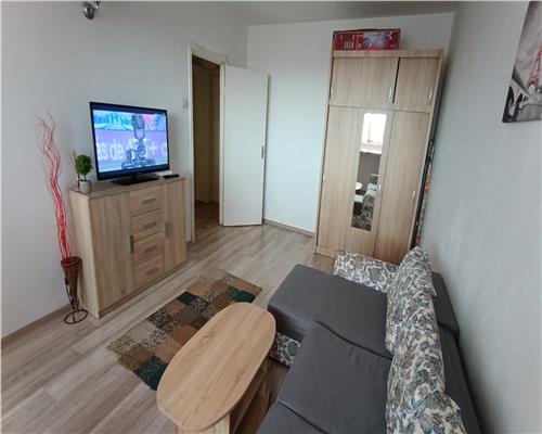 Garsoniera decomandata zona Garii