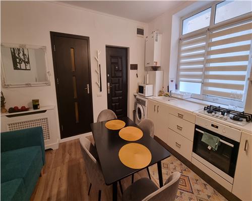 Studio modern la casa , zona strazii Lunga