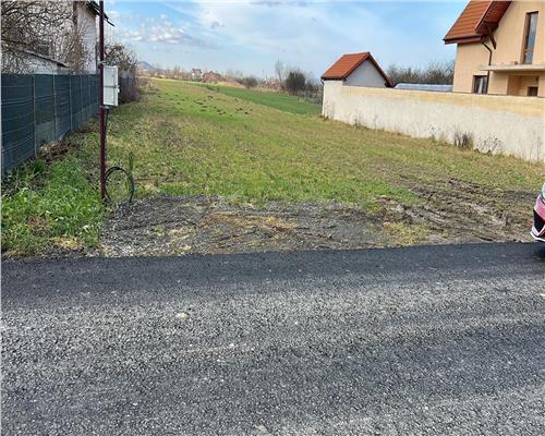 Stupini: Teren 3600mp, Front 16.5m la Asfalt, Utilitati