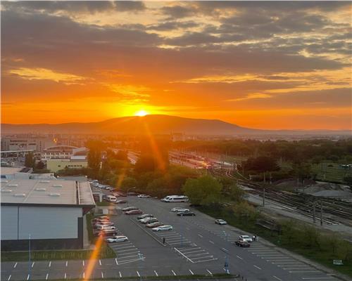 Apartament 3 camere cu boxa si 3 locuri de parcare  Bloc 2015